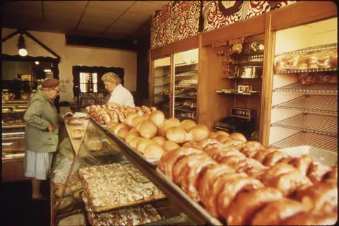 Greggs Bargain Bakery photo 2